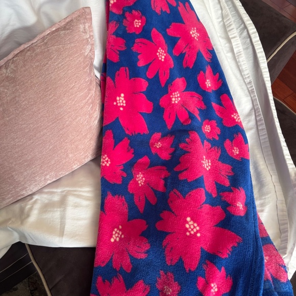 Vera Bradley Throw Blanket Art Poppies 80 x 50 - Picture 5 of 6